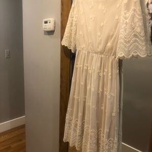 Roofer white/cream lace dress